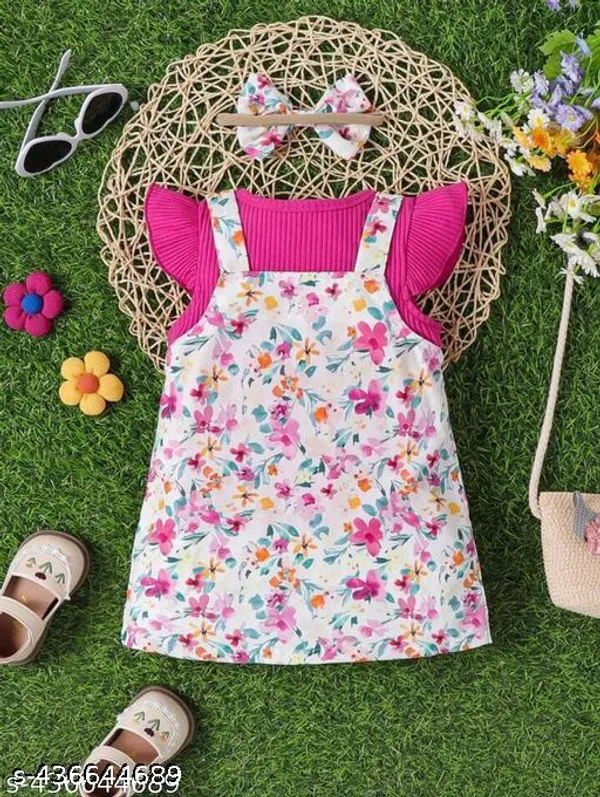 Pink_Cotton_Blend_Printed_T-Shirt_Dungaree_Set_For_Girls