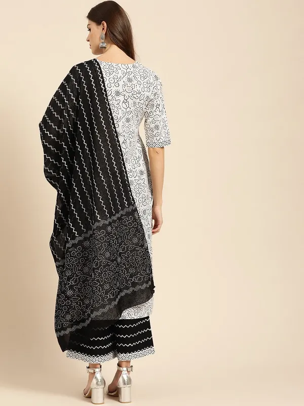 Women_Kurta_And_Palazzo_With_Dupatta_Set