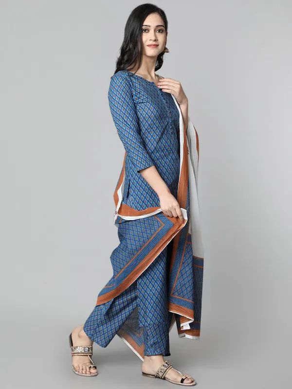 Women_Kurta_And_Dupatta_Set