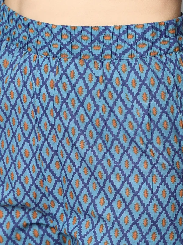 Women_Kurta_And_Dupatta_Set