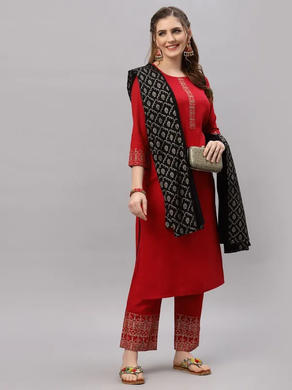 Women_Kurta_And_Palazzo_With_Dupatta_Set