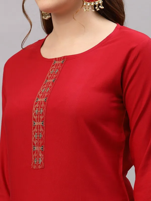 Women_Kurta_And_Palazzo_With_Dupatta_Set