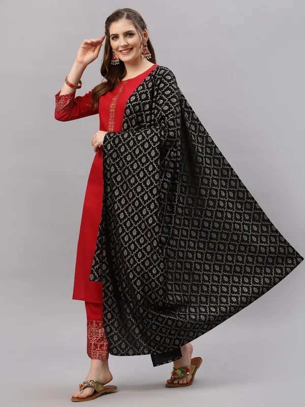 Women_Kurta_And_Palazzo_With_Dupatta_Set