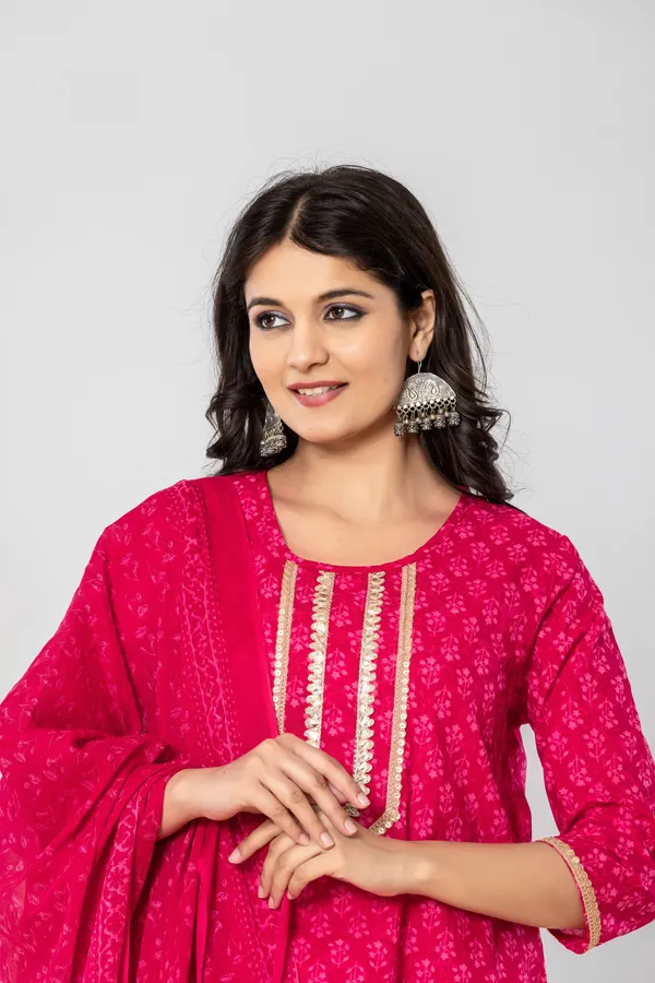Women_Kurta_And_Pant_With_Dupatta_Set