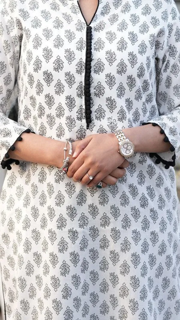 Women_Kurti_And_Pant_With_Dupatta_Set