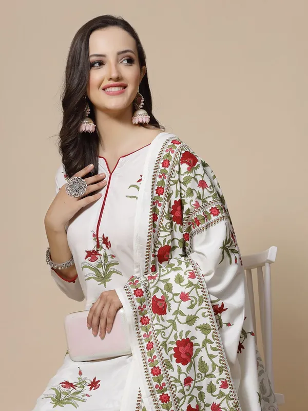 Women_Kurta_And_Palazzo_With_Dupatta_Set
