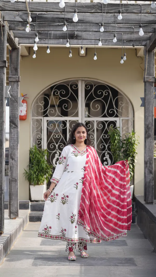 Women_Kurti_And_Pant_With_Dupatta_Set