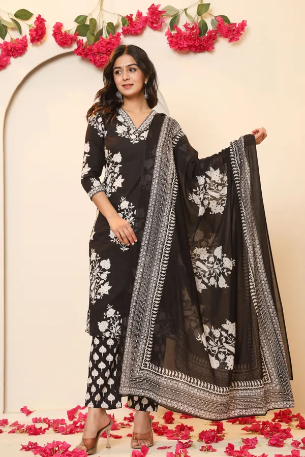Women_Kurta_Pant_Attached_Dupatta_Set