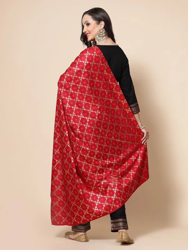 Women_Kurta_And_Pant_With_Dupatta_Set