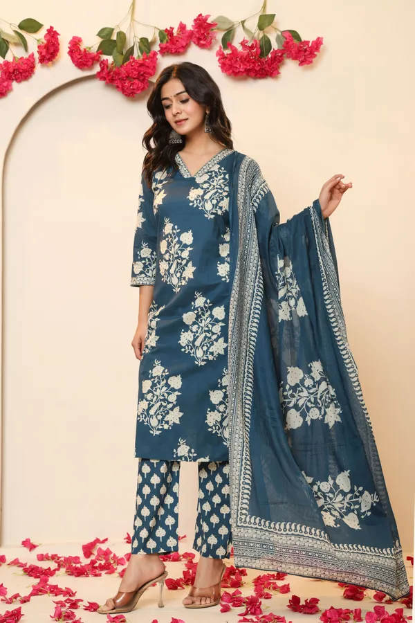 Women_Kurta_Pant_Attached_Dupatta_Set
