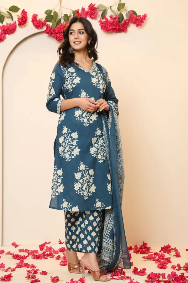 Women_Kurta_Pant_Attached_Dupatta_Set