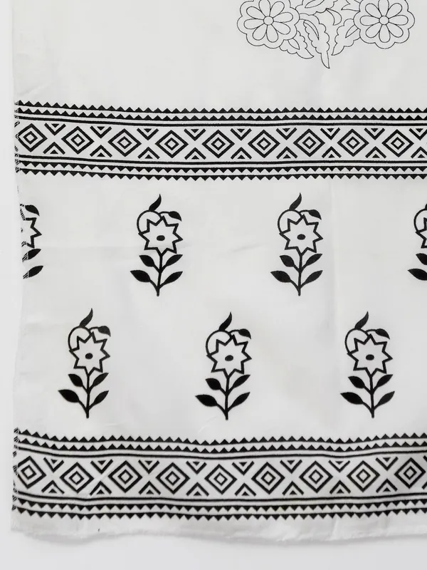 Women_Kurta_And_Dupatta_Set