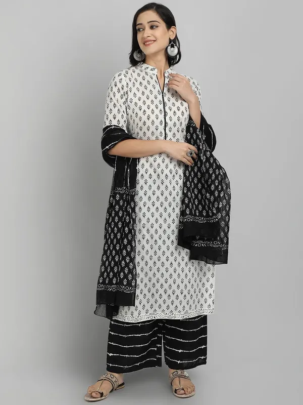 Women_Kurta_And_Palazzo_With_Dupatta_Set