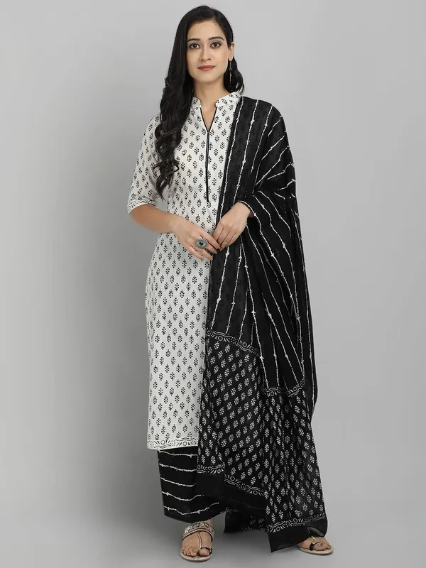 Women_Kurta_And_Palazzo_With_Dupatta_Set