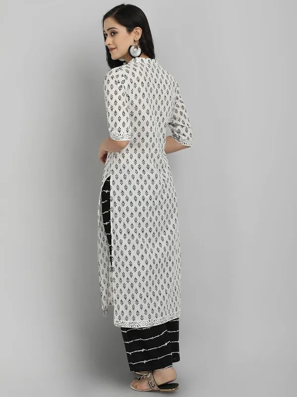Women_Kurta_And_Palazzo_With_Dupatta_Set