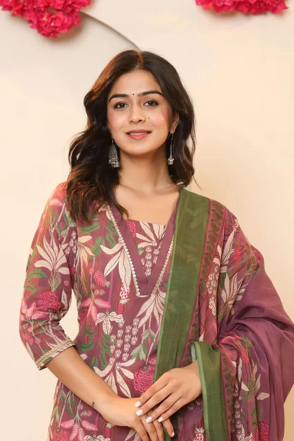 Women_Kurta_Pant_Attached_Dupatta_Set