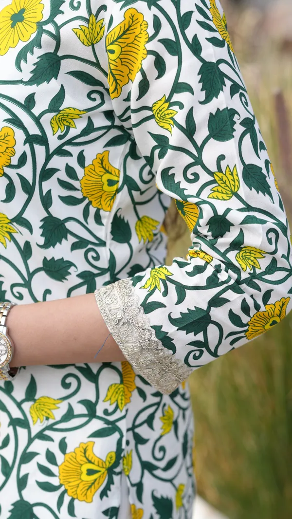 Women_Kurti_And_Pant_With_Dupatta_Set