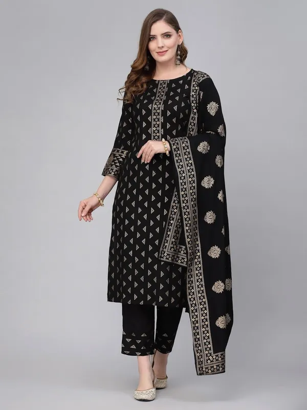 Women_Kurta_And_Palazzo_With_Dupatta_Set