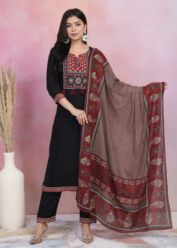 Women_Kurta_And_Palazzo_With_Dupatta_Set