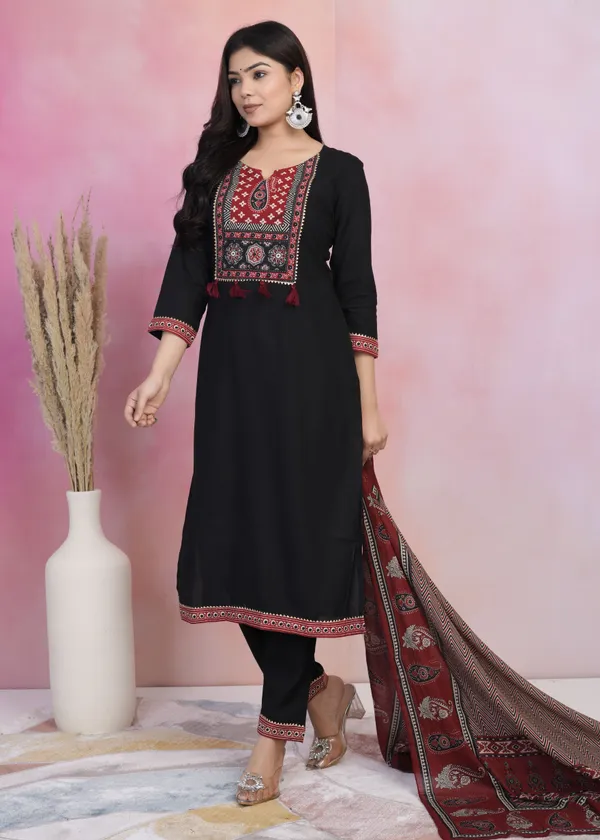 Women_Kurta_And_Palazzo_With_Dupatta_Set