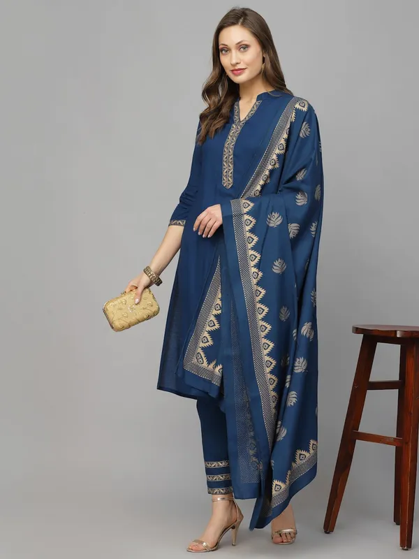 Women_Kurta_And_Pant_With_Dupatta_Set