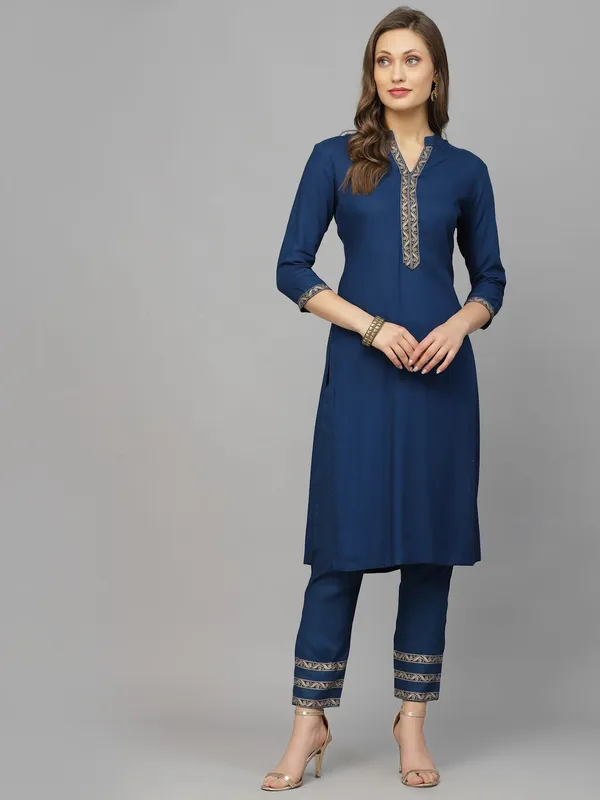 Women_Kurta_And_Pant_With_Dupatta_Set