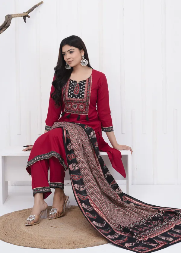 Women_Kurta_And_Palazzo_With_Dupatta_Set