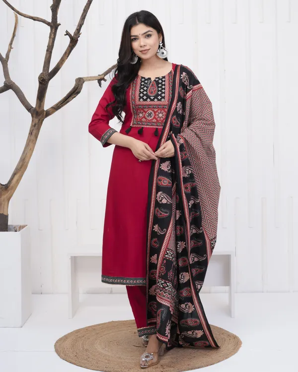 Women_Kurta_And_Palazzo_With_Dupatta_Set