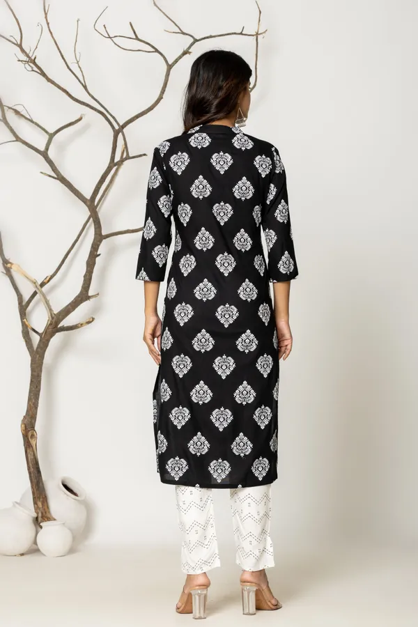 Women_Kurta_And_Pant_With_Dupatta_Set