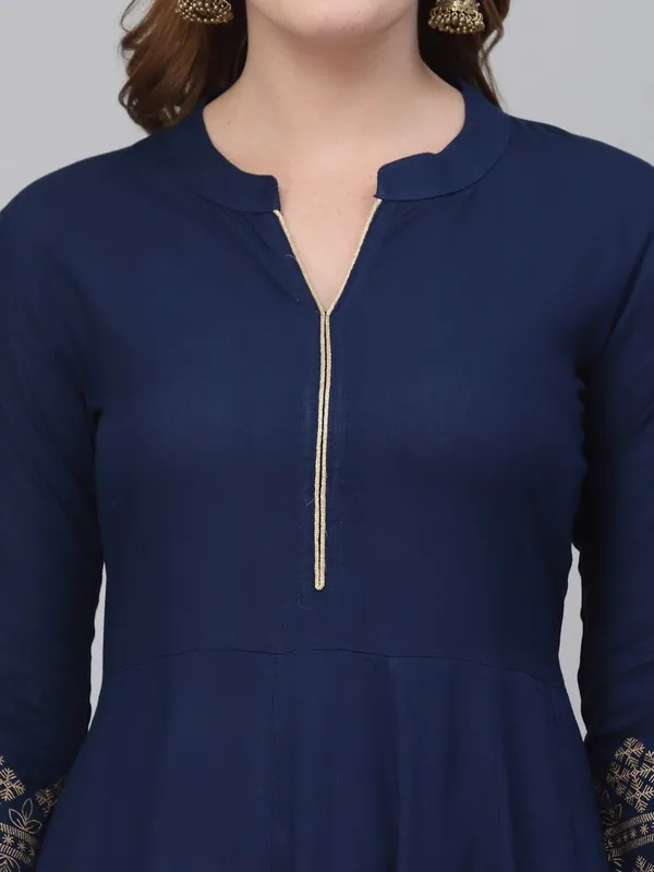 Women_Kurta_And_Dupatta_Set