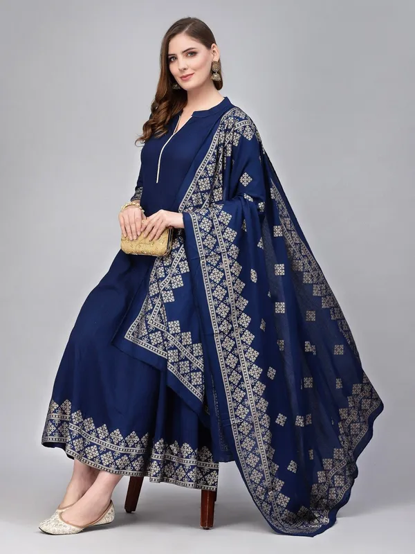 Women_Kurta_And_Dupatta_Set