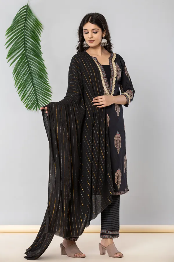 Women_Kurta_And_Pant_With_Dupatta_Set