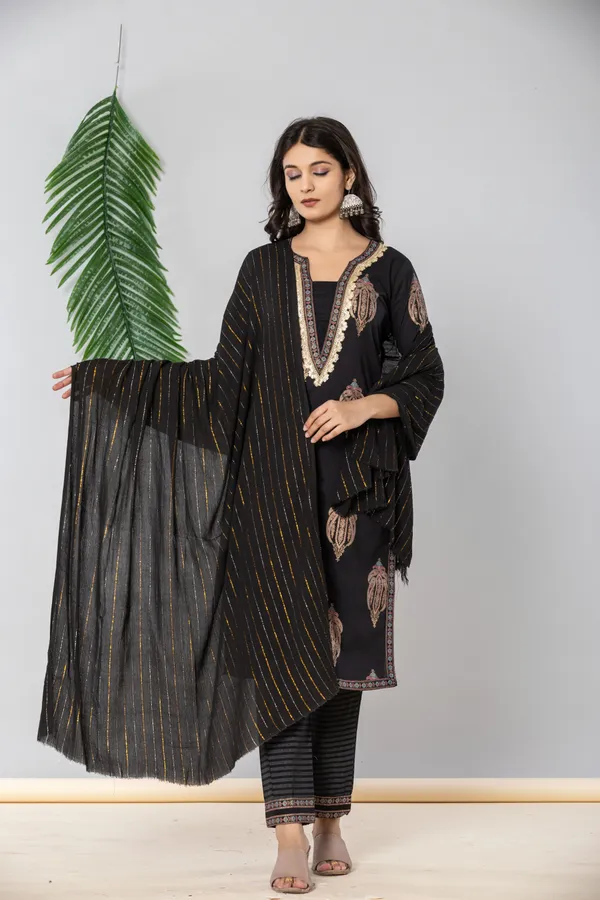 Women_Kurta_And_Pant_With_Dupatta_Set