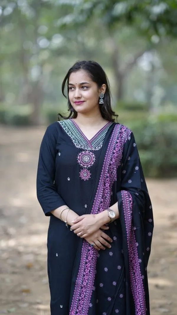 Women_Kurta_And_Pant_With_Dupatta_Set