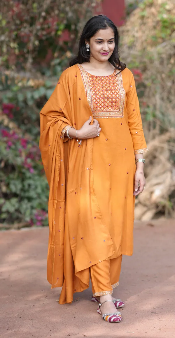 Women_Kurta_And_Pant_With_Dupatta_Set