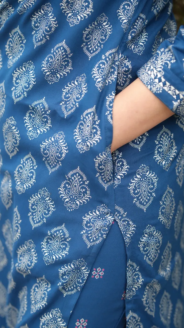Women_Printed_Straight_Kurta_Blue
