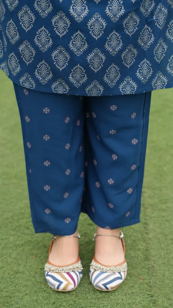 Women_Printed_Straight_Kurta_Blue