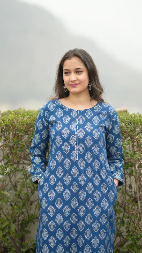 Women_Printed_Straight_Kurta_Blue