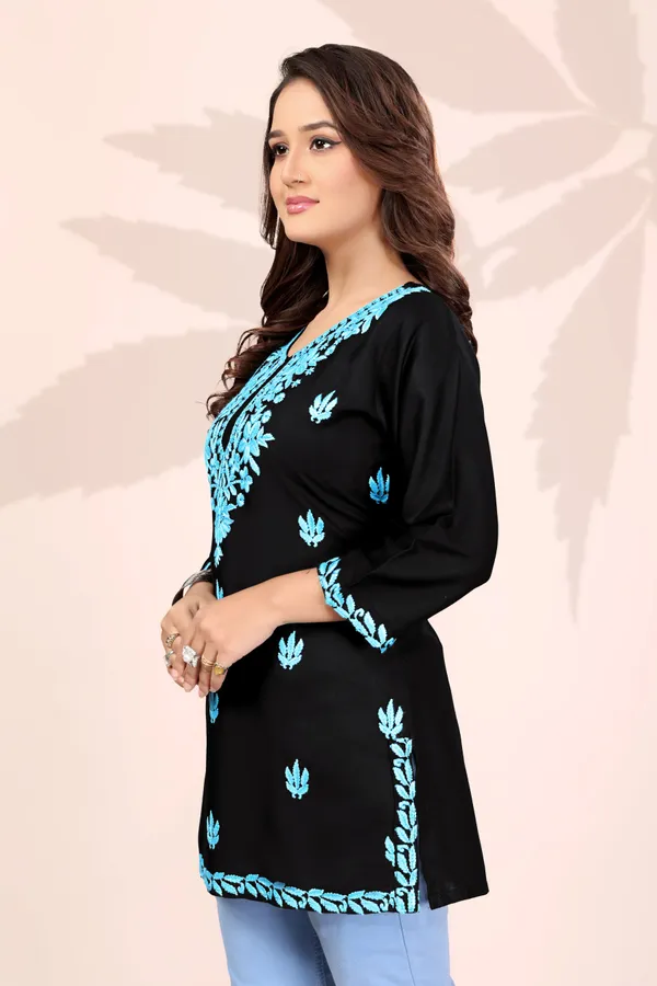 Rudra_Lifestyle_Women_Embroidered_Straight_Kurta_Light_Blue