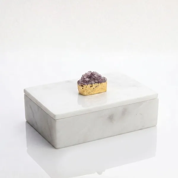 Amethys_crown_white