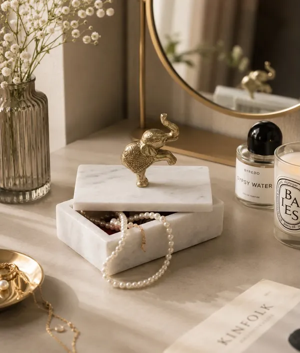 Elephant_white_box
