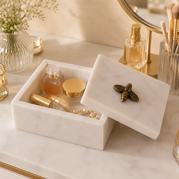 Honeybee_box_white