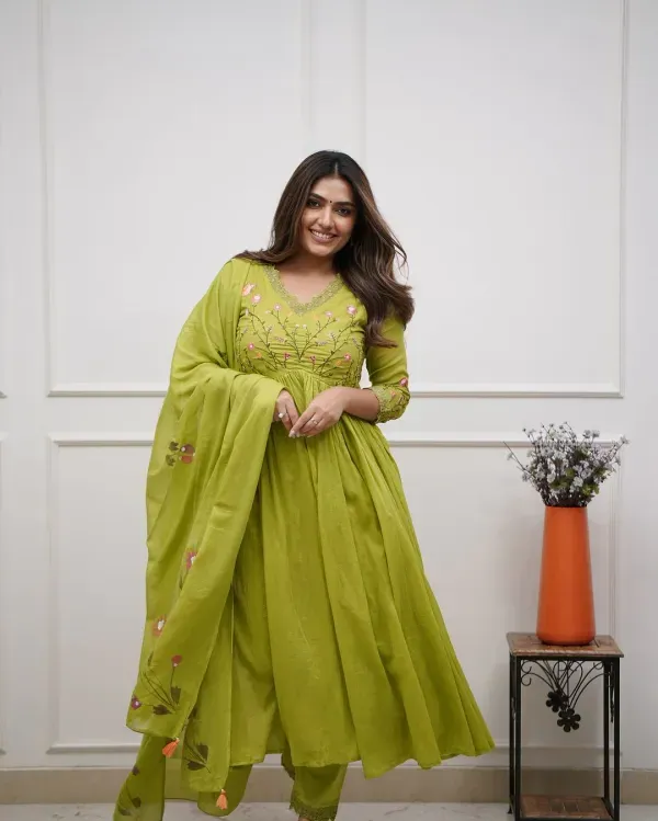 Green_Cotton_Kurta_Set_For_Women_(3Pc)
