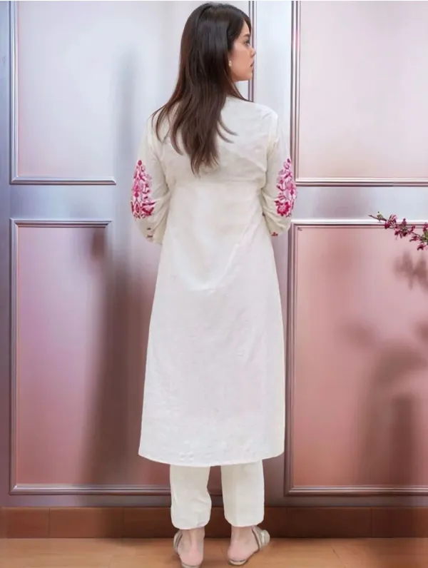 Elegant_Ivory_&_Pink_Embroidered_Kurta_Set_with_Dupatta