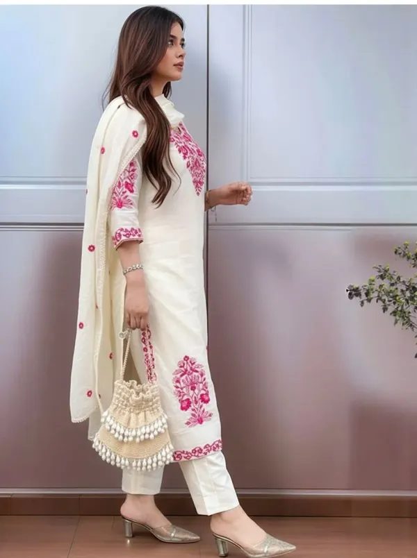 Elegant_Ivory_&_Pink_Embroidered_Kurta_Set_with_Dupatta