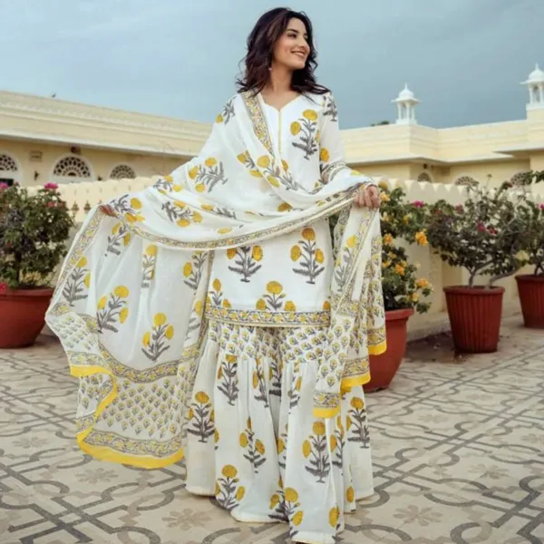 Elegant_White_Floral_Embroidered_Kurta_Set_with_Dupatta