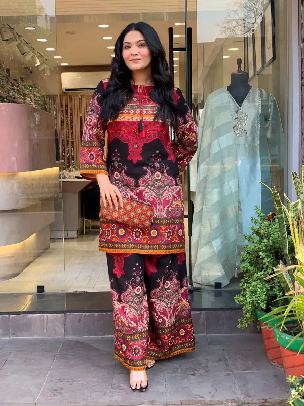Women’s_Ruby_Noir_Paisley_Printed_Co-Ord_Set_with_Wide-Leg_Pants