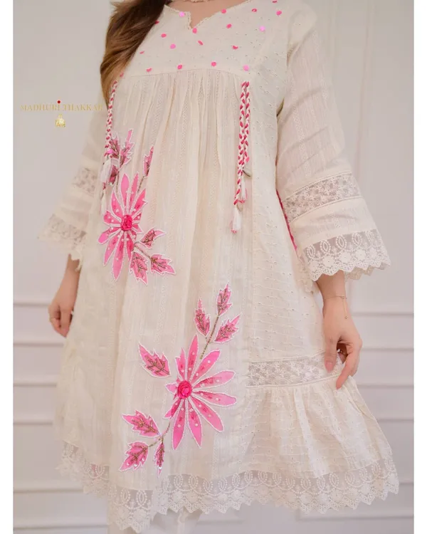 Women’s_White_&_Pink_Embroidered_Kurta_Pant_Set_with_Dupatta