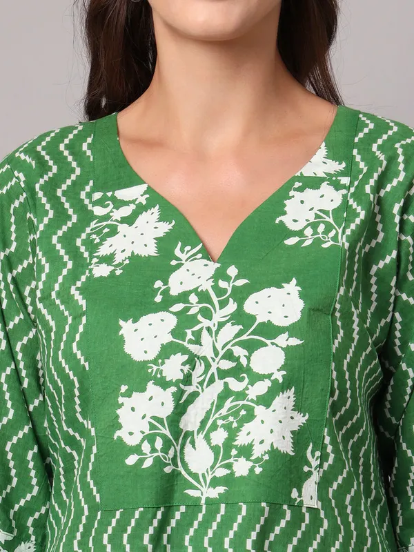 Refreshing_Green_Chevron_Kafty_White_And_Green