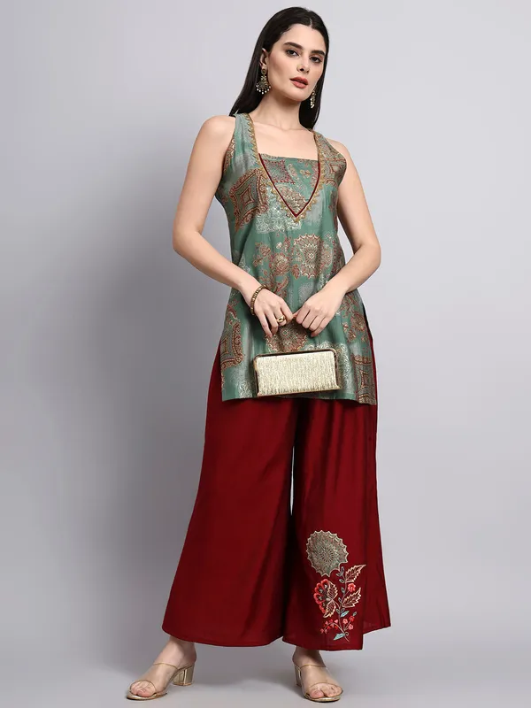 Mehrunisa_Green_And_Sleeveless_Kurta_Set